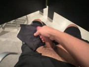 Joven macho se masturba en el gym, planet fitness Texas