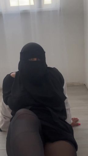 Must-share moment from &quot;Arab Stepmom Gives JOI With Talk&quot;