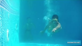 Minnie Manga's Underwater Lesbian Delight