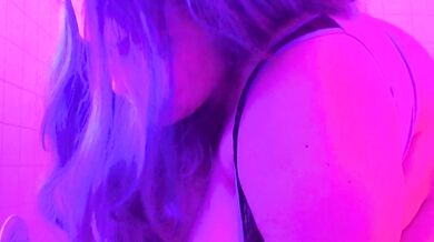 Mom's soapy shower temptation chubby butt squished