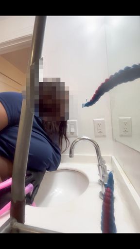 I'm Being Slowly FUCKED By Aliens!