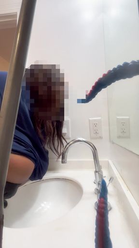 I'm Being Slowly FUCKED By Aliens!