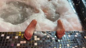 Hot Tub Fuck Fantasy - Cute Teen 18+ Amateur in Jacuzzi