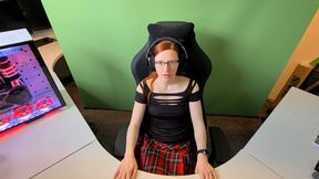 Redhead nerd girl masturbates hard on stream