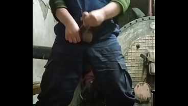 I got two servings of fresh cum on my face and went for a walk down the street! A gay man'_s face filled with cum was captured on street cameras!