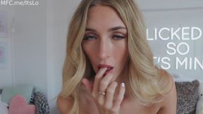 Close Up Pussy Spreading and Fingering