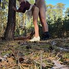 Cycata Wysportowana Dziewczyna Rusza Się z Nieznajomym Trenerem w Lesie Po Joggingu