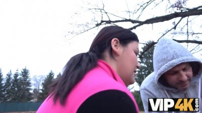 Chubby Babe Gets Down and Dirty for a Payout