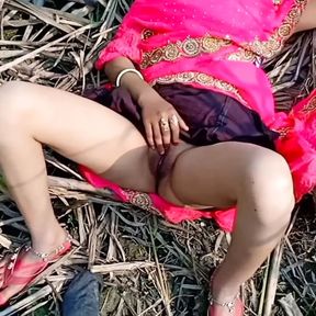 Jungle ganne ke khet me chod diya Bhabhi ko desi outdoor