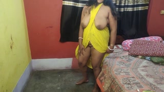 Indian hot and gorgeous girl solo fucking