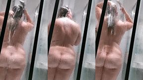 prise en video sous la douche pendant les vacances au cap d agde. c est fun les...