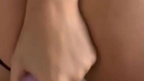 anal y vaginal senorita artista sacia su sed insoportable con un consolador .