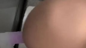 anal y vaginal senorita artista sacia su sed insoportable con un consolador .