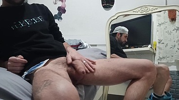 Bony Babyron dans un solo efficace et juteux - Gaysight.com