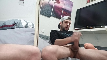 Bony Babyron dans un solo efficace et juteux - Gaysight.com