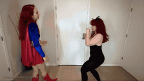 Catwoman Gets SuperGirl - Andrea Rosu And Luna Lain MP4