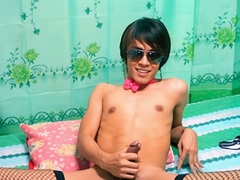 Femboy cums on webcam