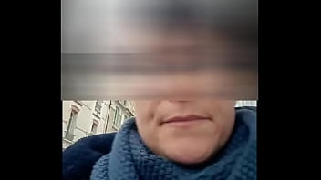 j&#039_arrive dans la rue o&ugrave_ je dois visiter l&#039_appartement ... je vois au loin un ...