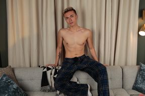 Strong anal domination at home between Carter Woods and Carter DelRey