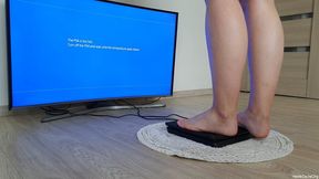Crushing PS4 Barefoot