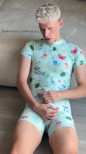 big bulge from a cute twink