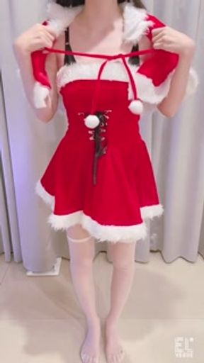 【EL艾兒】Cute Christmas slut gives me blowjob
