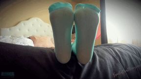 Small Feet in Teal Pantyhose (HD) MP4