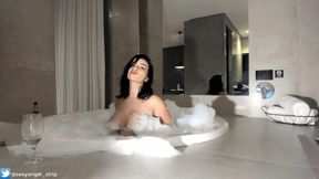 Hot Latina Joi Masturbates in Bath for Fans