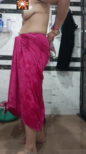 Priya Bhabi Sexy Bath Show