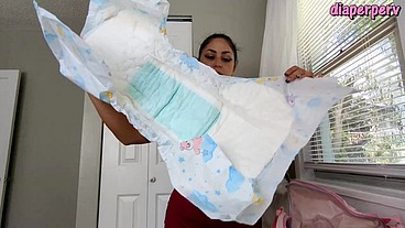 Sushii Xhyvette has to change your messy diaper so gross