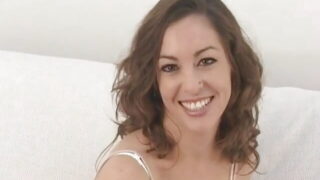 Amatőr kis mellű milf kurva kemény anális csoportos szexben
