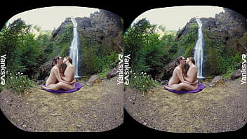 Yanks Beauty Sierra&#039_s Wet Orgasm In VR Video