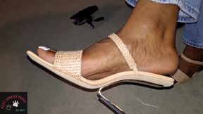 Belle Hadja Pretty Feet of the Night