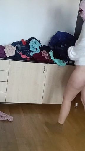 Amateur Wife Has Fun Trying on Clothes and Cutting Them