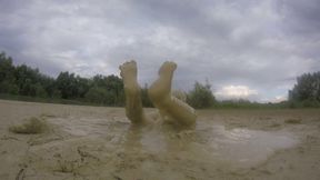 Blowing bubbles under mud on a rainy day part 2