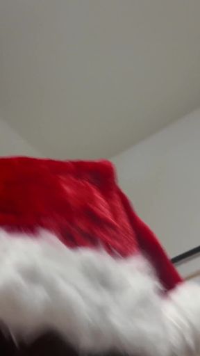 Mrs Clause and Her Elves Have an Orgy