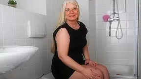 Naughty German Housewife Playing In Her Bathroom - MatureNL