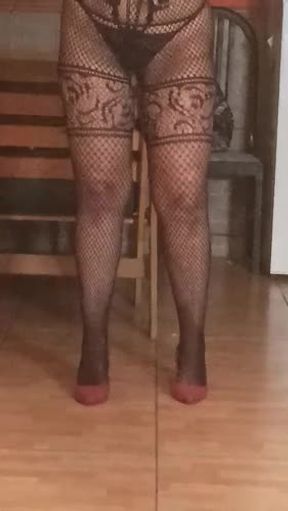 Me folla rico hasta que me corro a chorros... 😈