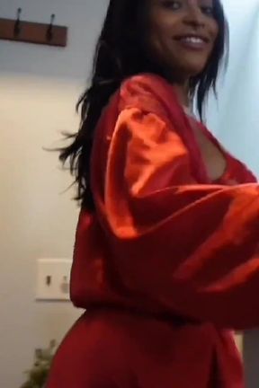 Cannon Prod - All Natural Exotic Beaty Ava Valentina Invites Cannon Over for a Booty Call