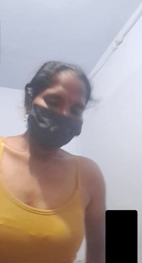 Thrilling moment from &quot;Tamil aunty enjoyed in video call&quot;