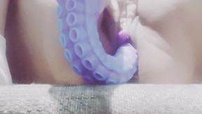 Hot Milf Uses Giant 50cm Dildo Part 2