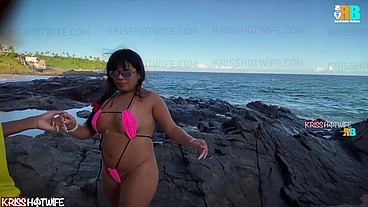 Aventura com Casal. Cuckold da Kriss Hotwife filmando esposa namorando com negão dotado Realizador Baiano pelas ruas e praias de salvador . Exibicionismo e muito sexo ao ar livre com mulher de