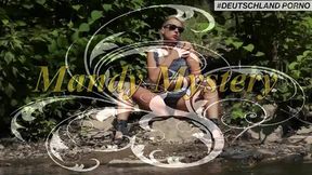 Mandy Mystery Reinhard pee experience