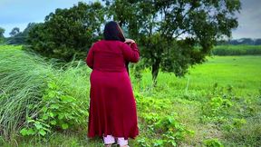 arab chubby go to the field & put a vibrator in vagina & asked someone to fuck her in public place