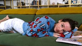 Come-hither Ana Moloko at short hair smut