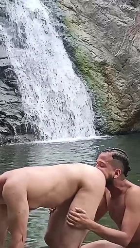Bareback Outdoor Gay Sex Goes Wrong