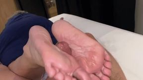 WRINKLED SOLES FOOTJOB - HD