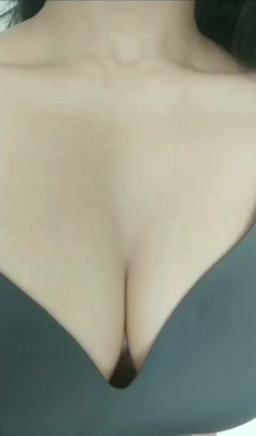 Watch the Sexy Cleavage Video by Heartless Diva