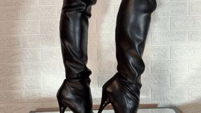 Heel or toe, Side view