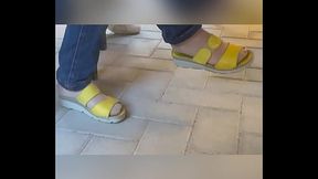 I miei piedi velati in nylon color carne chiaro